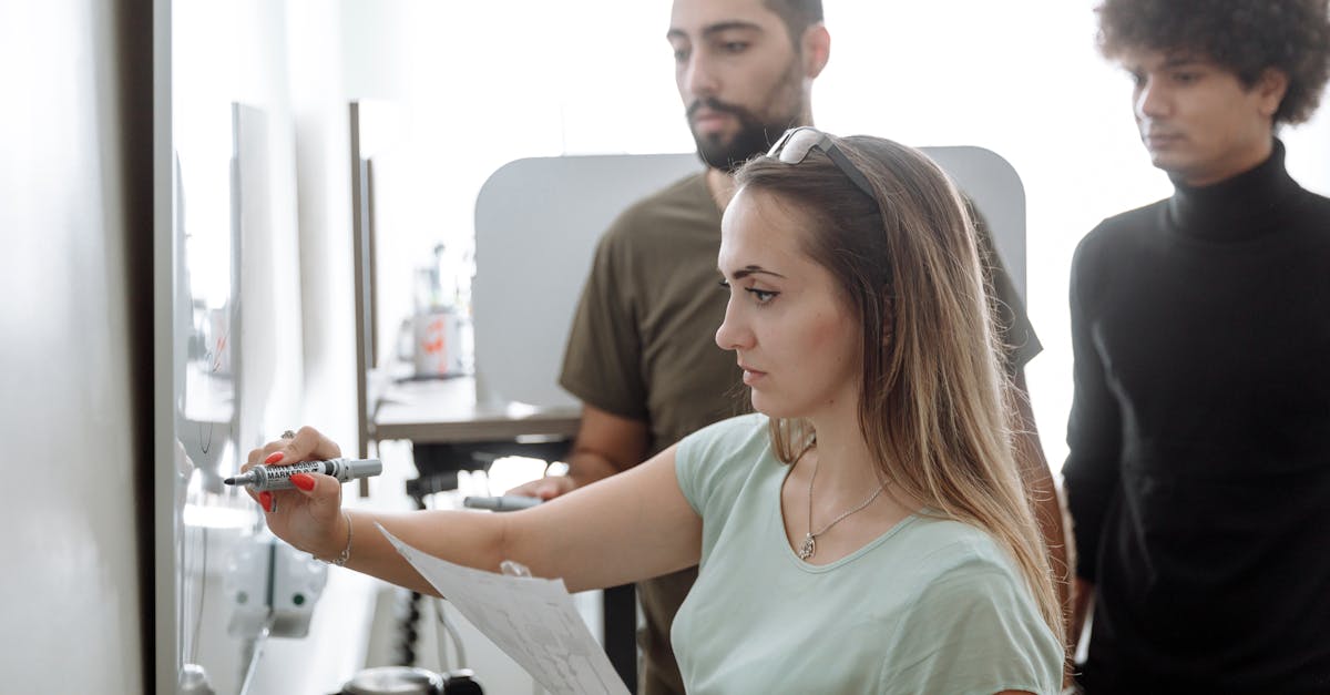 给出一些与技术支持行为有关的法律案例——如何依法打击技术支持行为